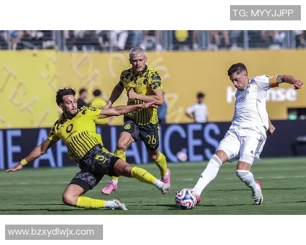 英超焦点战平局揭晓皇马与尤文图斯补时进球引发全场狂欢