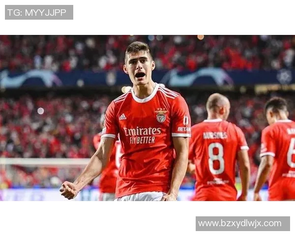 友谊赛马竞与本菲卡激战成平局逆转瞬间引发全场热烈反响 友谊赛马竞与本菲卡激战成平局逆转瞬间引发全场热烈反响