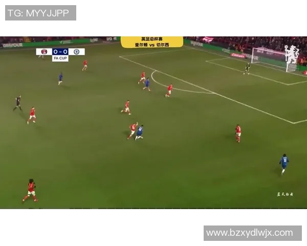 足总杯激战：那不勒斯险胜切尔西引发争议判罚全场沸腾